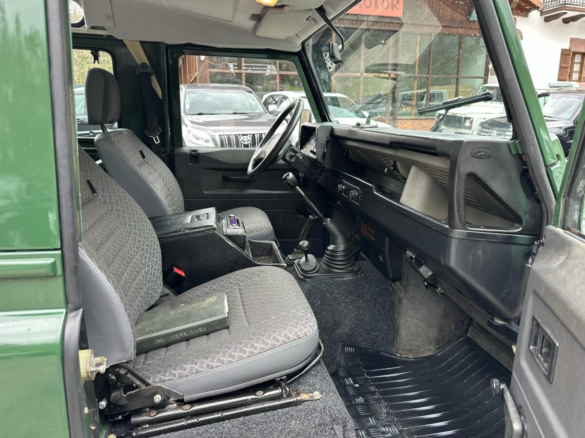 LAND-ROVER Defender 90 2.5 TDI PICK UP KAT