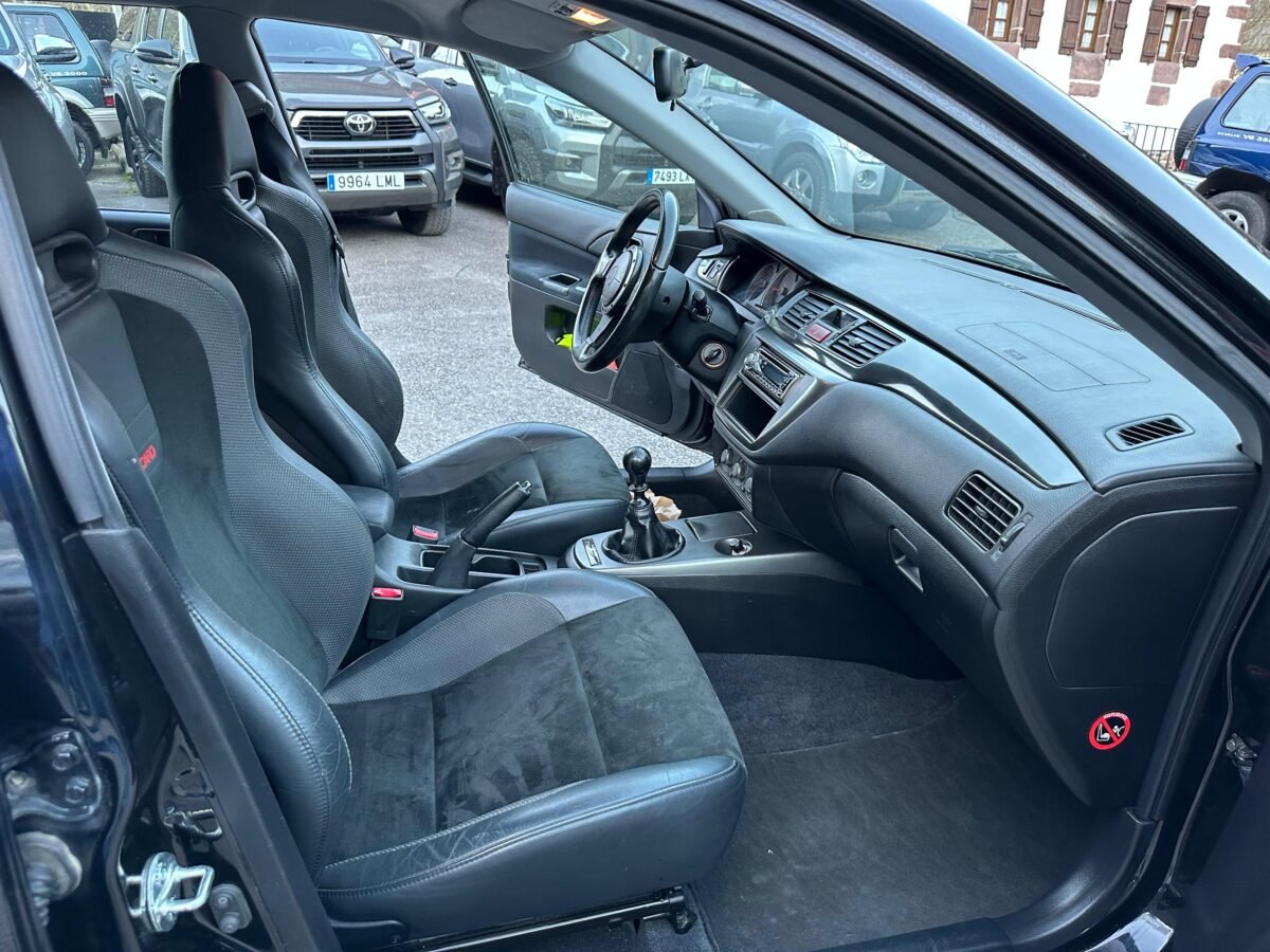 MITSUBISHI Lancer Evolution 2.0T GSR