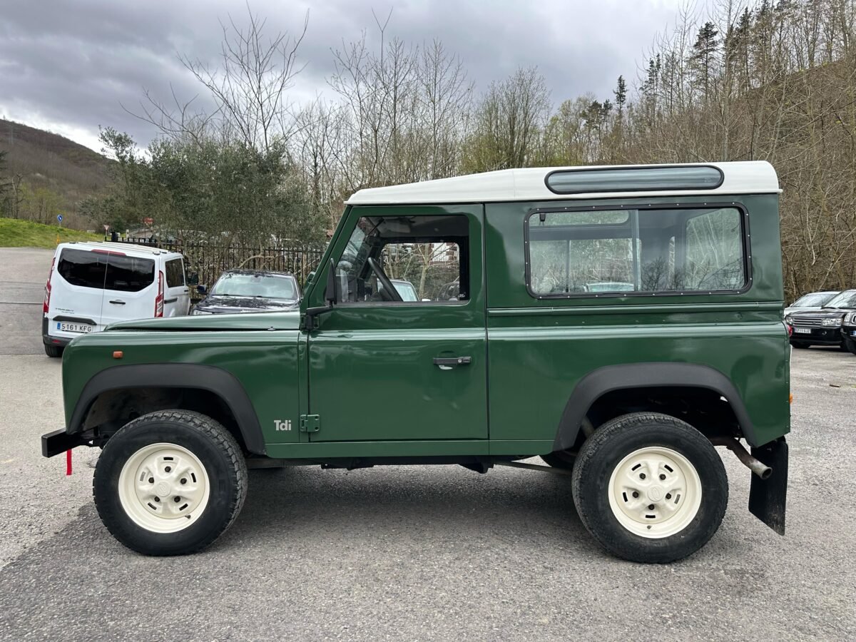 LAND-ROVER Defender 90 2.5 TDI PICK UP KAT