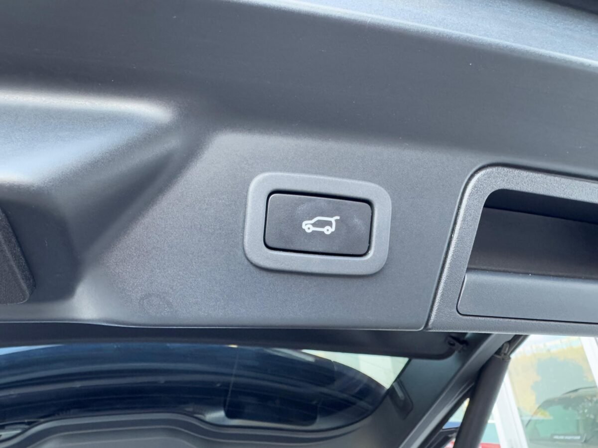 LAND-ROVER Range Rover Velar 3.0D D300 R Dynamic HSE 4WD Auto