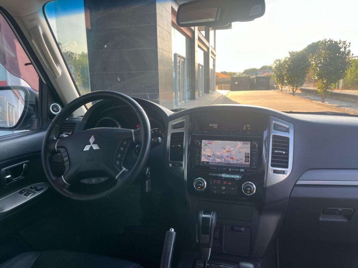 MITSUBISHI Montero 3.2 DID Kaiteki Auto