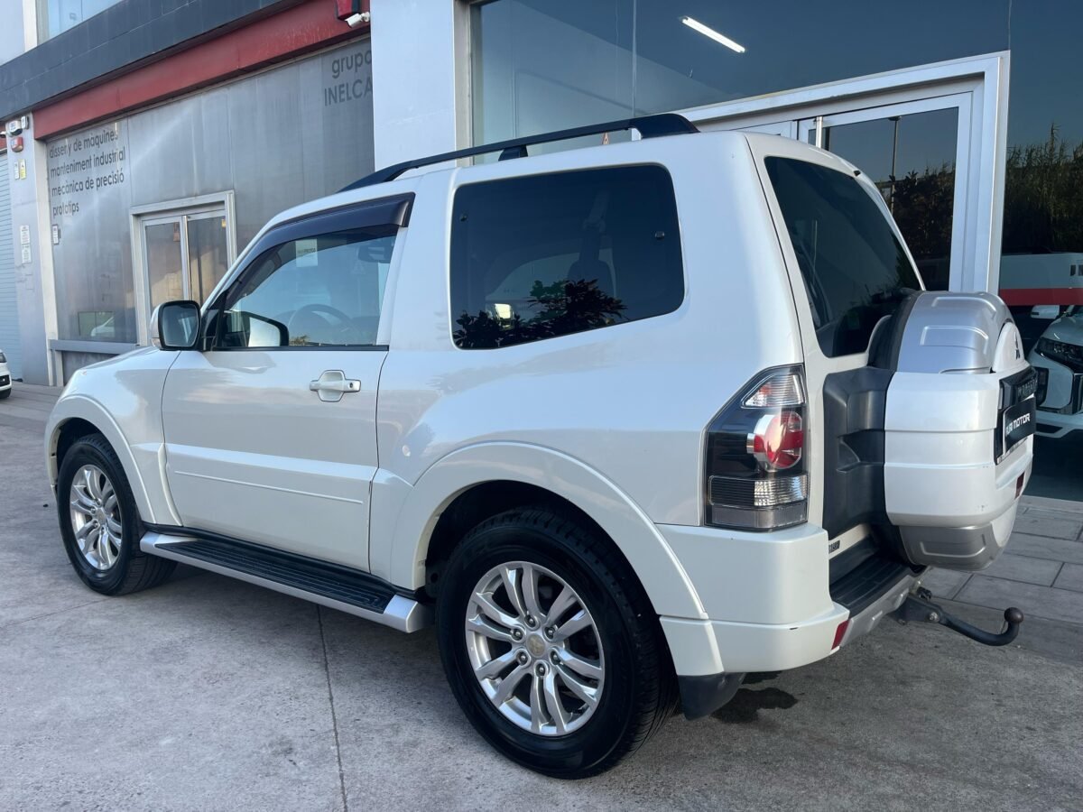 MITSUBISHI Montero 3.2 DID Kaiteki Auto