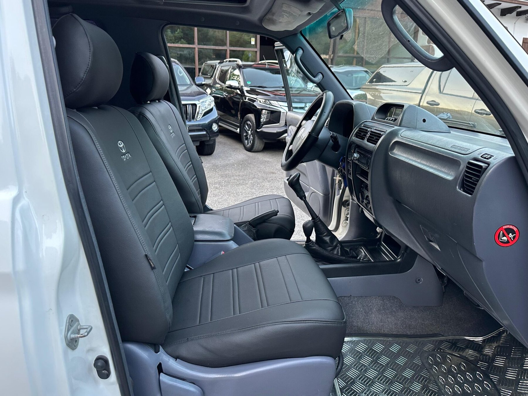 TOYOTA Land Cruiser 90 3.0 TD VX