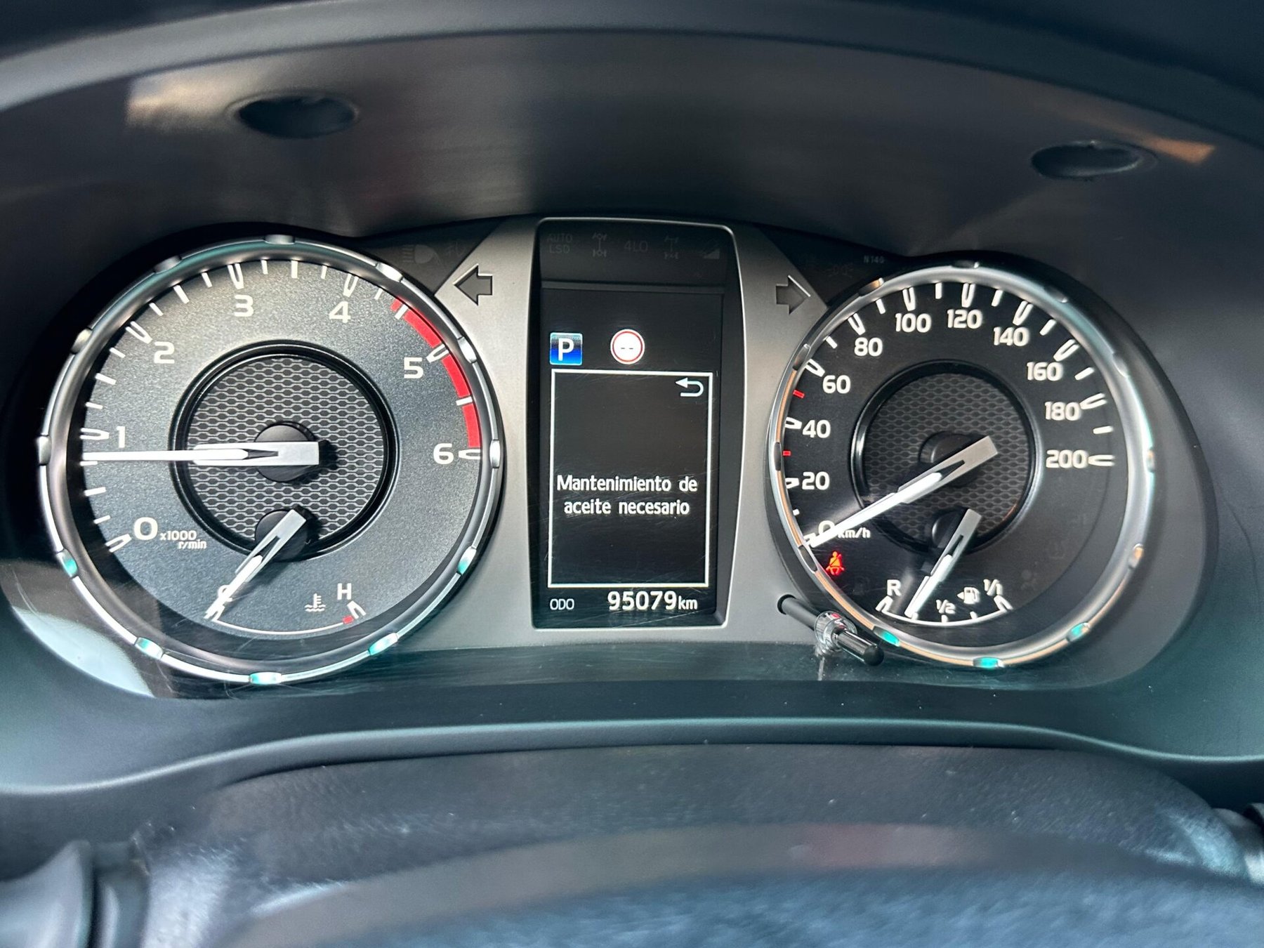 TOYOTA Hilux 2.8 D4D 150kW 204 C. Doble VXL AT