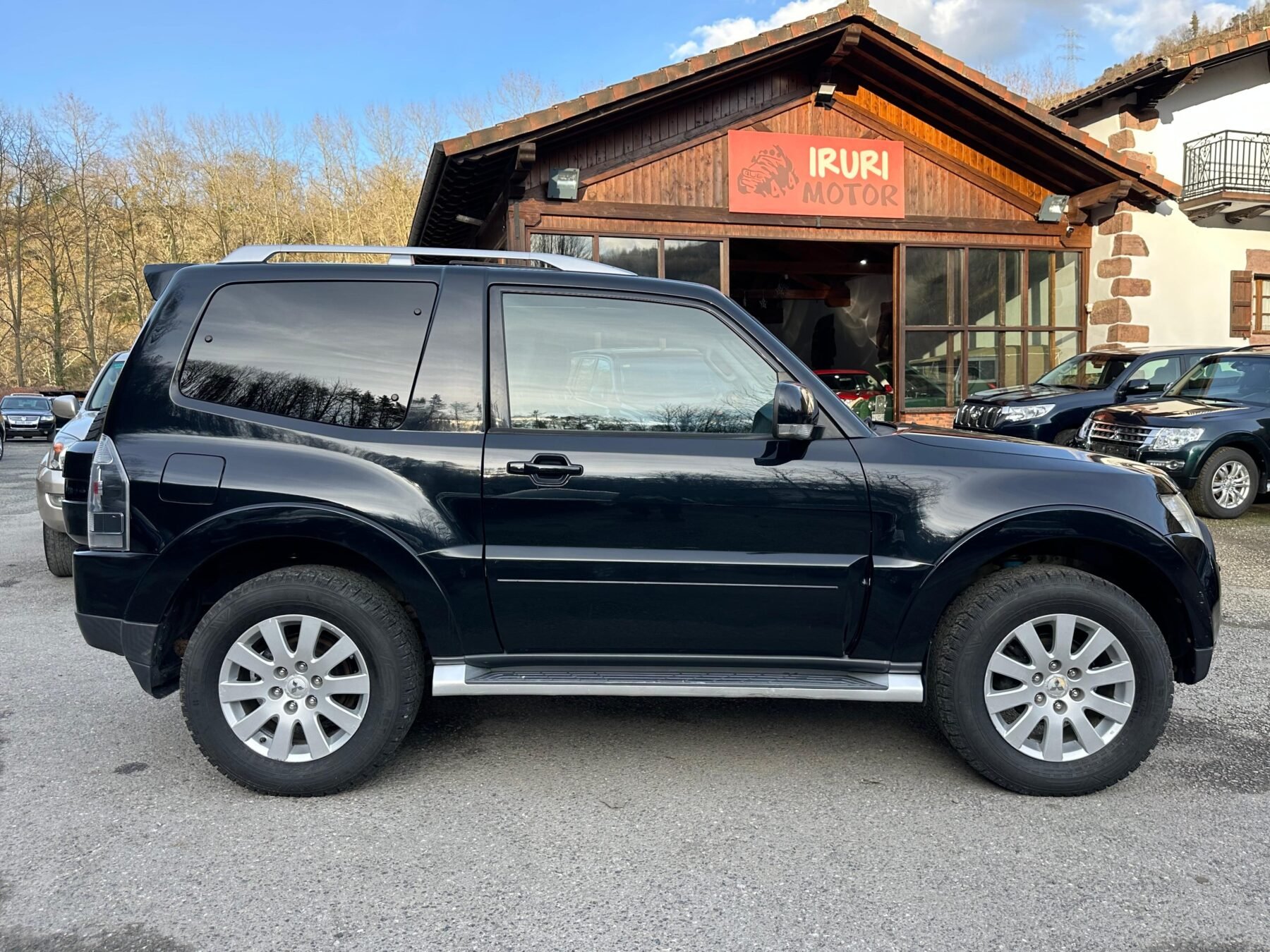 MITSUBISHI Montero 3.8 V6 MIVEC Kaiteki