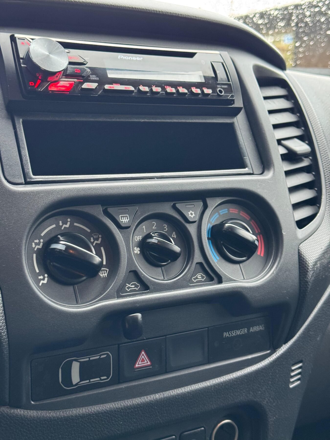 MITSUBISHI L200 2.5DI-D Single Cab M-PRO