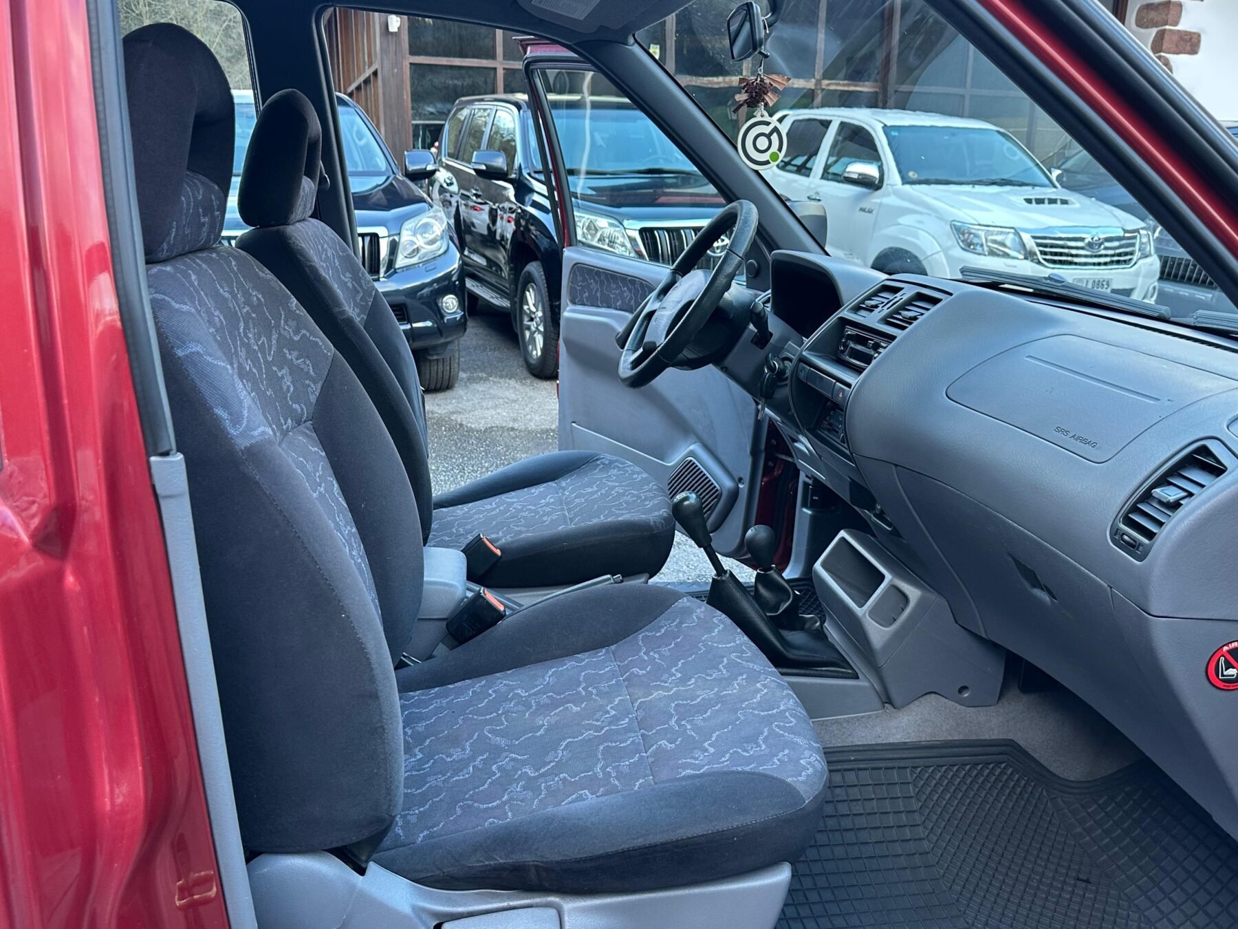 NISSAN Terrano II 2.7 TDI SR