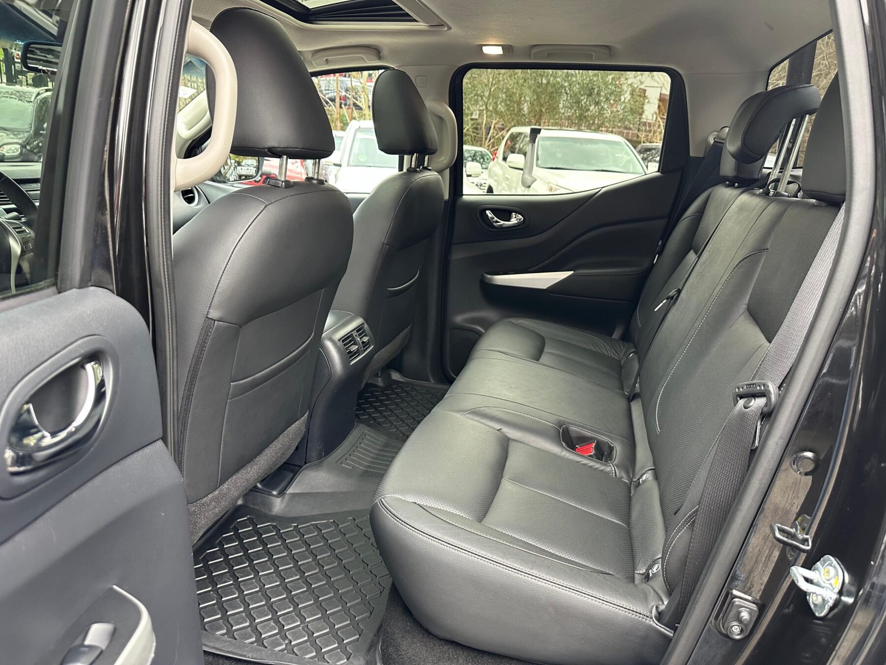 NISSAN Navara 2.3 dCi 118kW 160CV Tekna D.Cabina 4X4