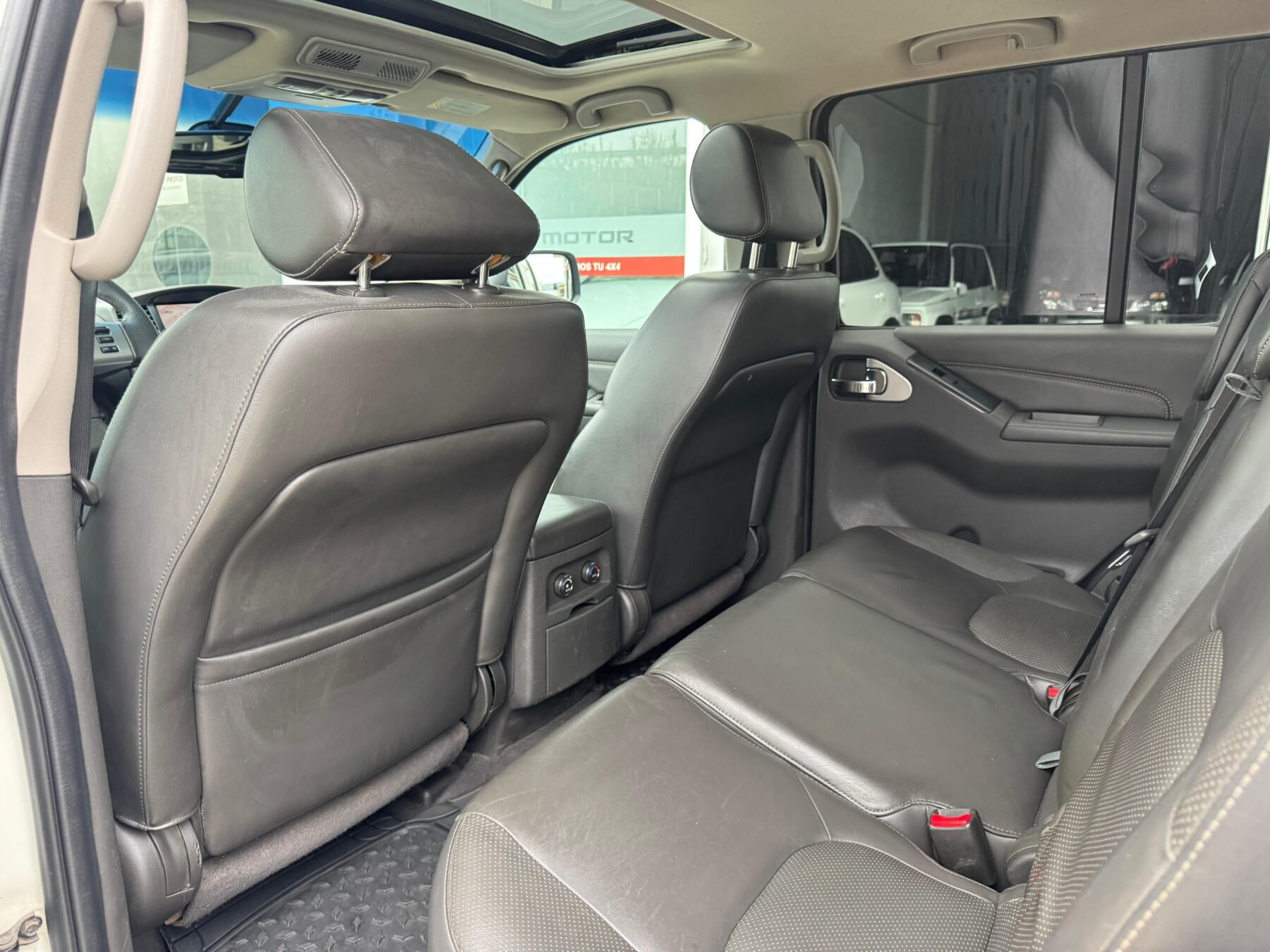 NISSAN Pathfinder 2.5dCi 190 CV LE 7 Plazas