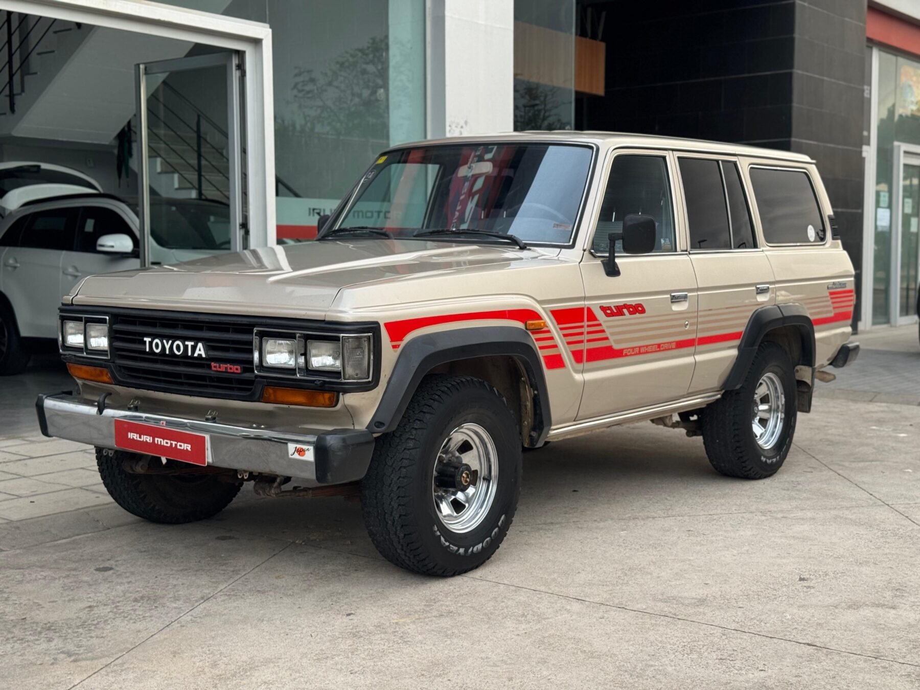 TOYOTA Land Cruiser HJ 61 Turbo