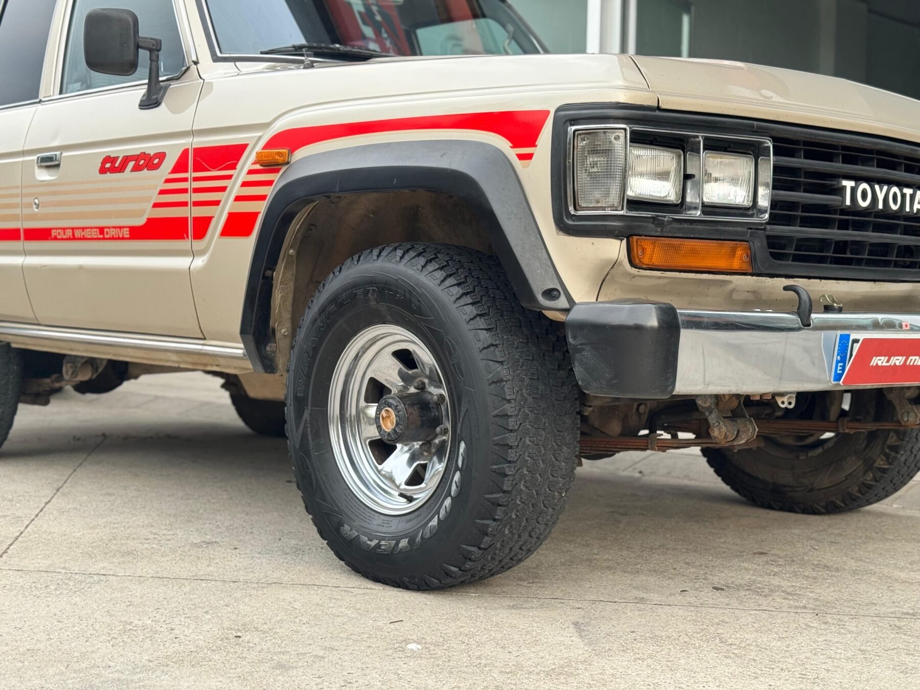 TOYOTA Land Cruiser HJ 61 Turbo