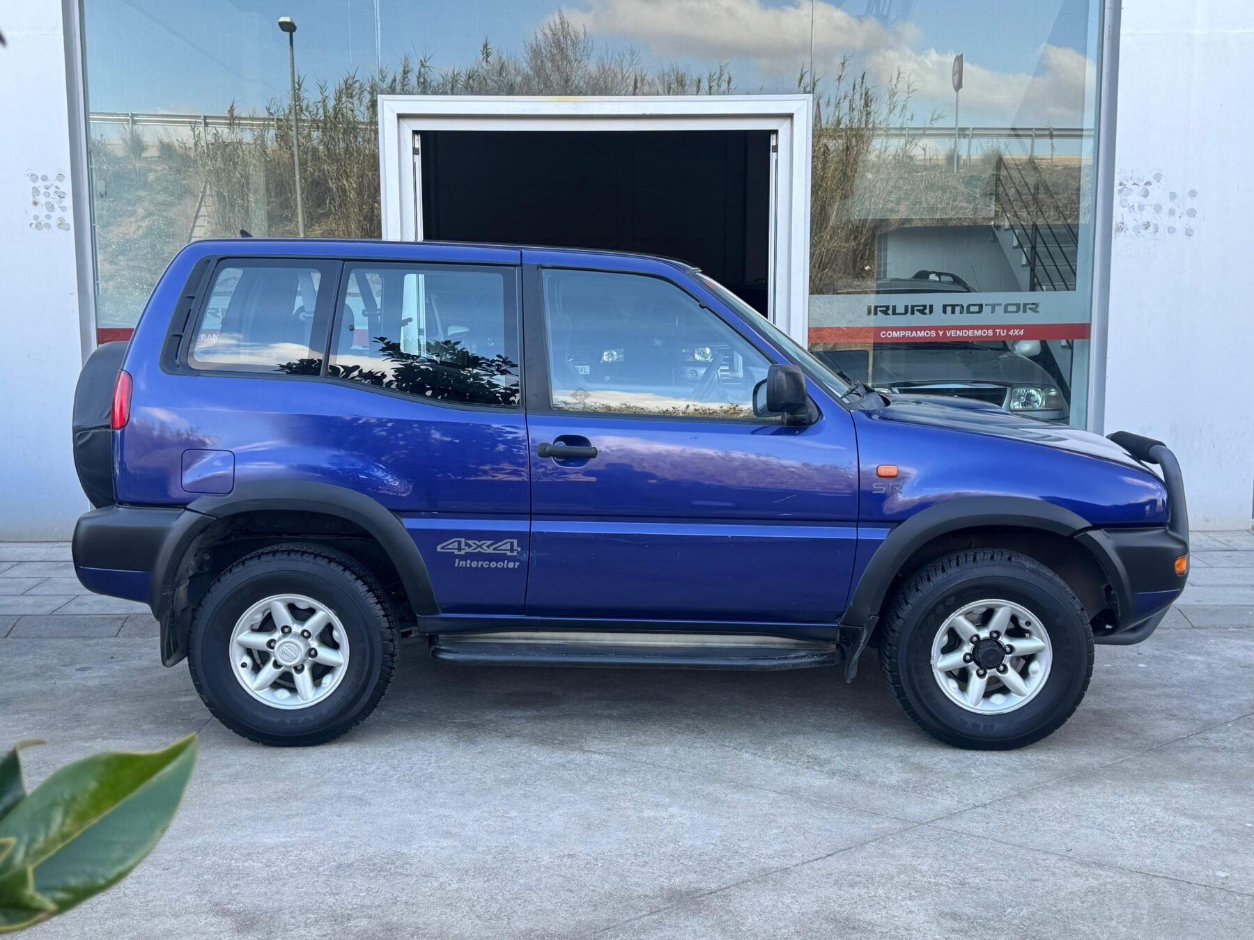 NISSAN Terrano II 2.7 TDI SR