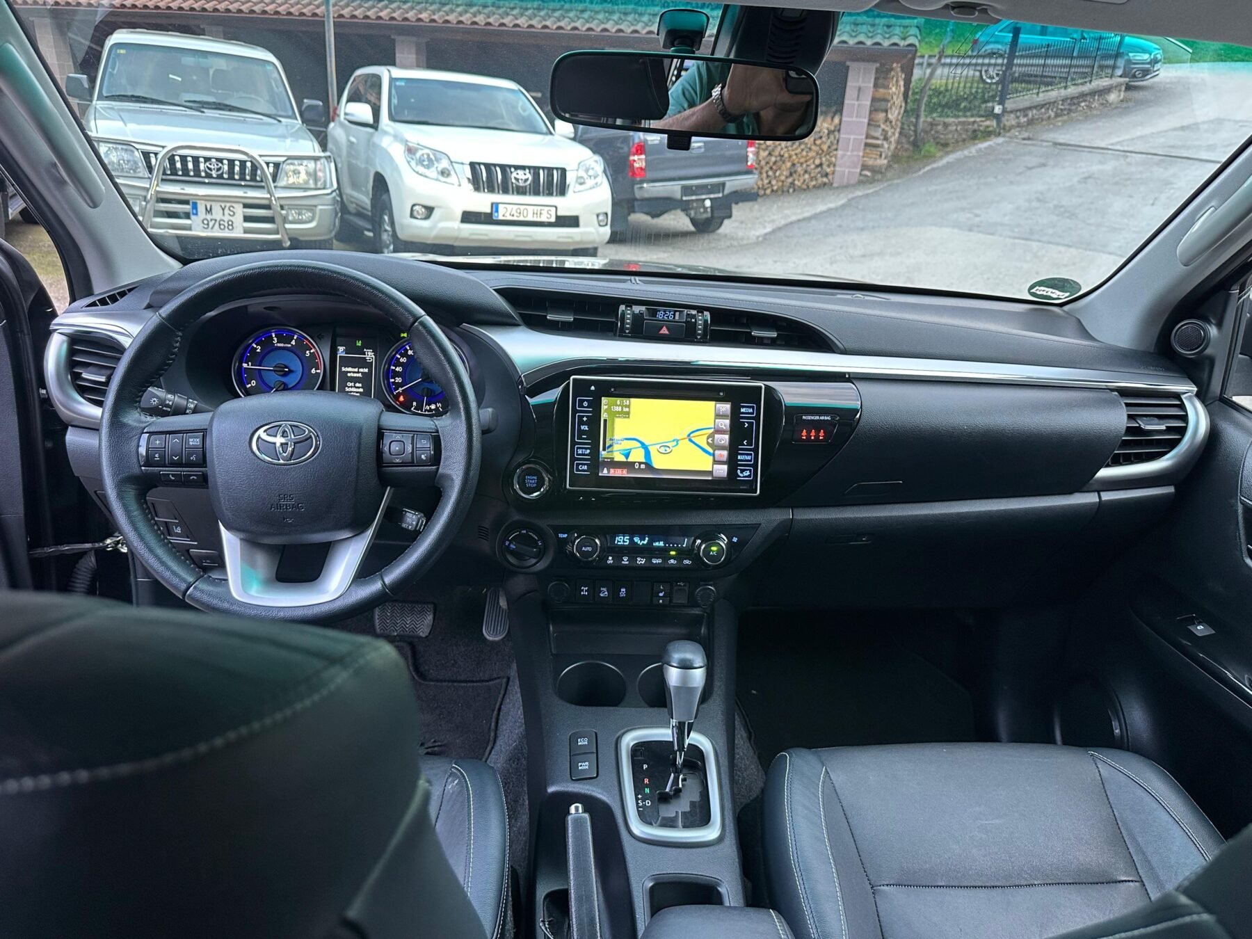 TOYOTA Hilux 2.4 D4D Cabina Doble Limited