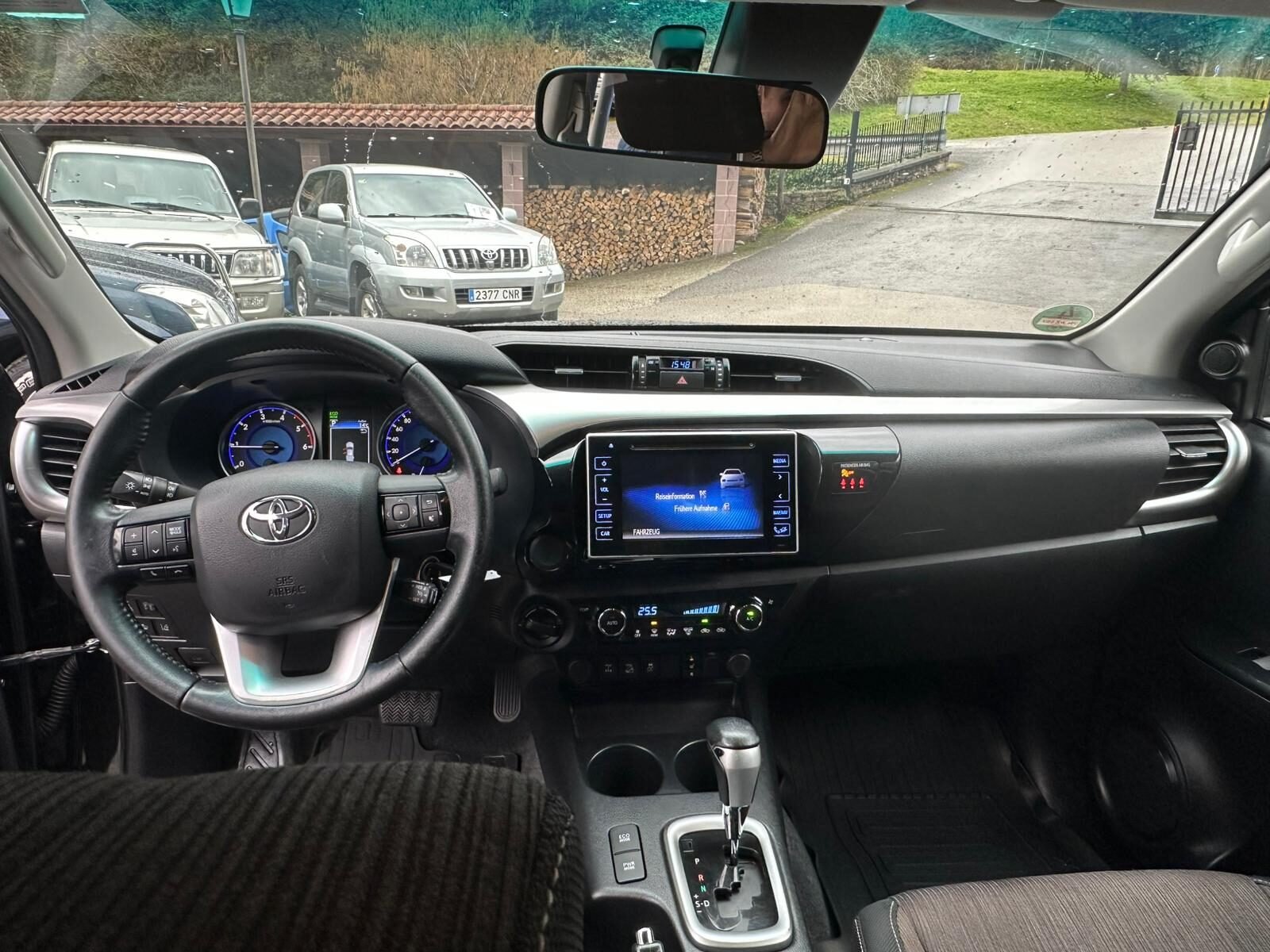 TOYOTA Hilux 2.4 D4D Cabina Doble VXL