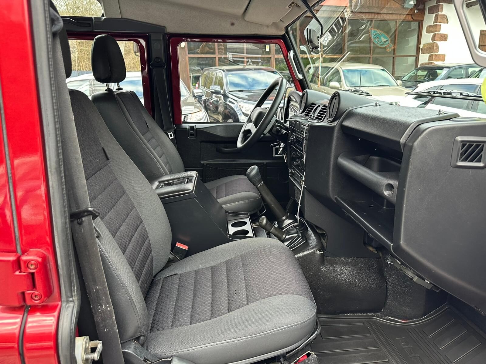 LAND-ROVER Defender 110 SW S