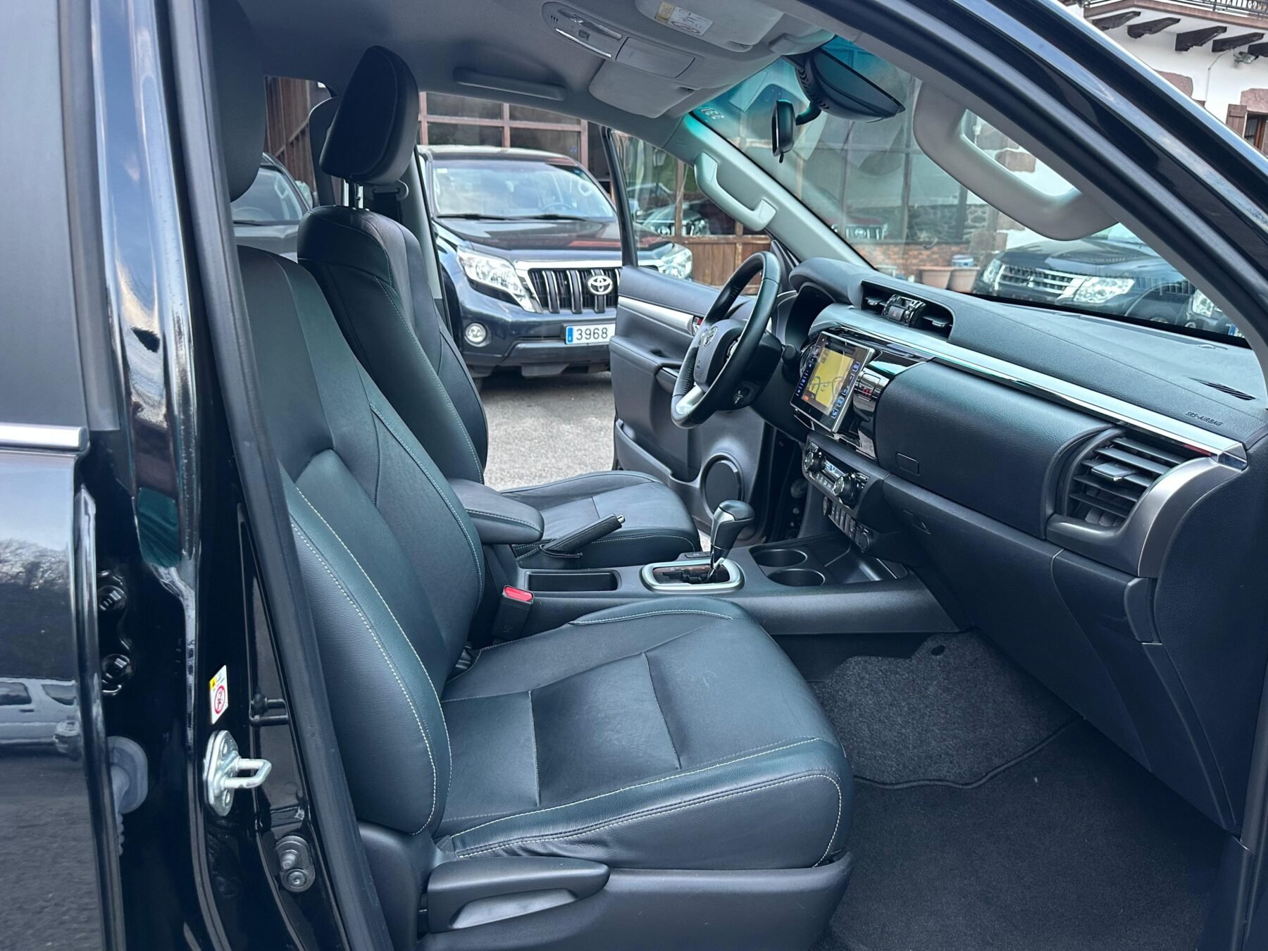 TOYOTA Hilux 2.4 D4D Cabina Doble Limited