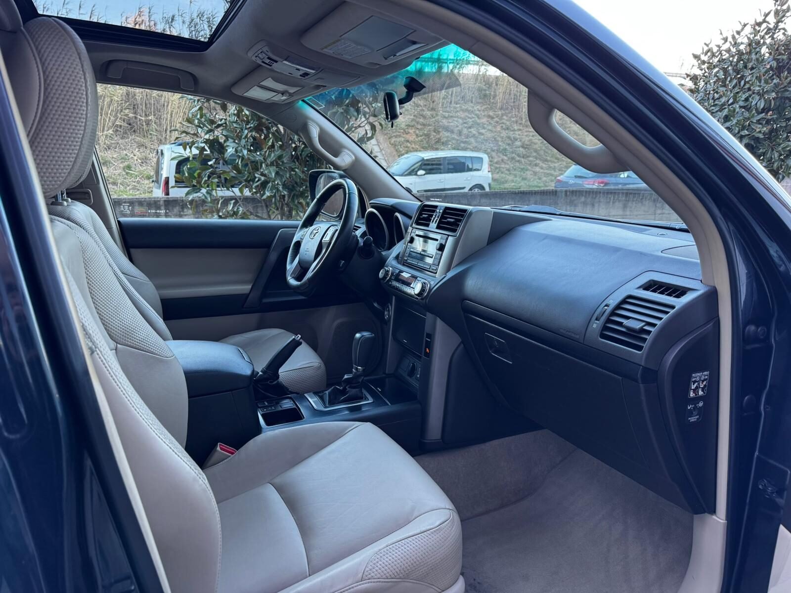 TOYOTA Land Cruiser 3.0 D4D VX AUTO