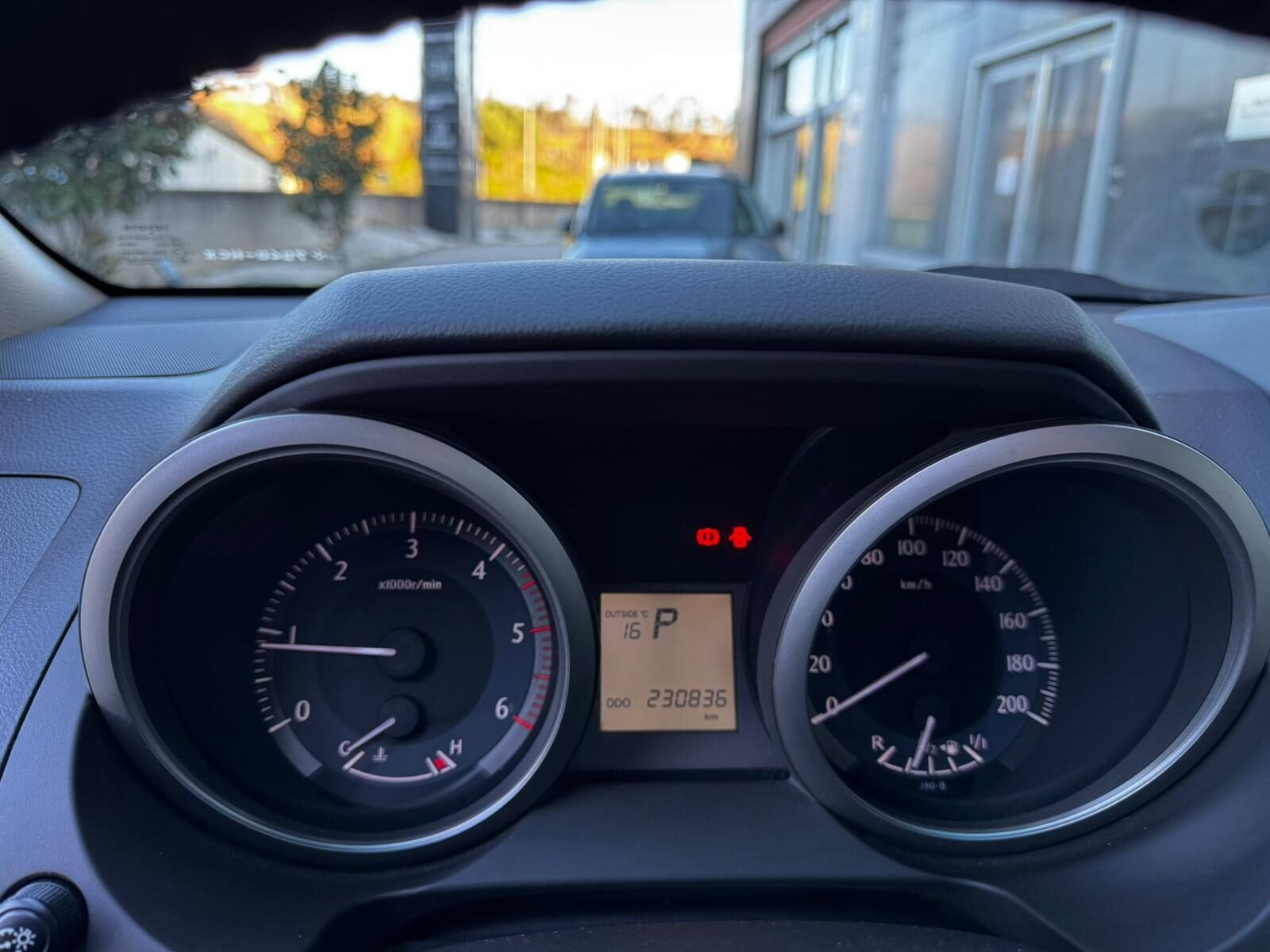 TOYOTA Land Cruiser 3.0 D4D VX AUTO