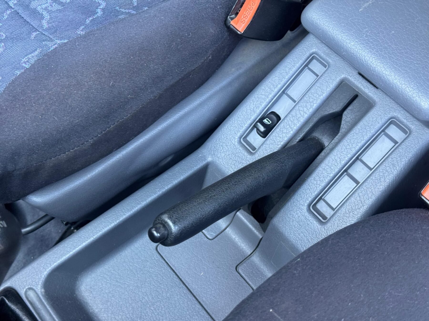 NISSAN Terrano II 2.7 TDI SR