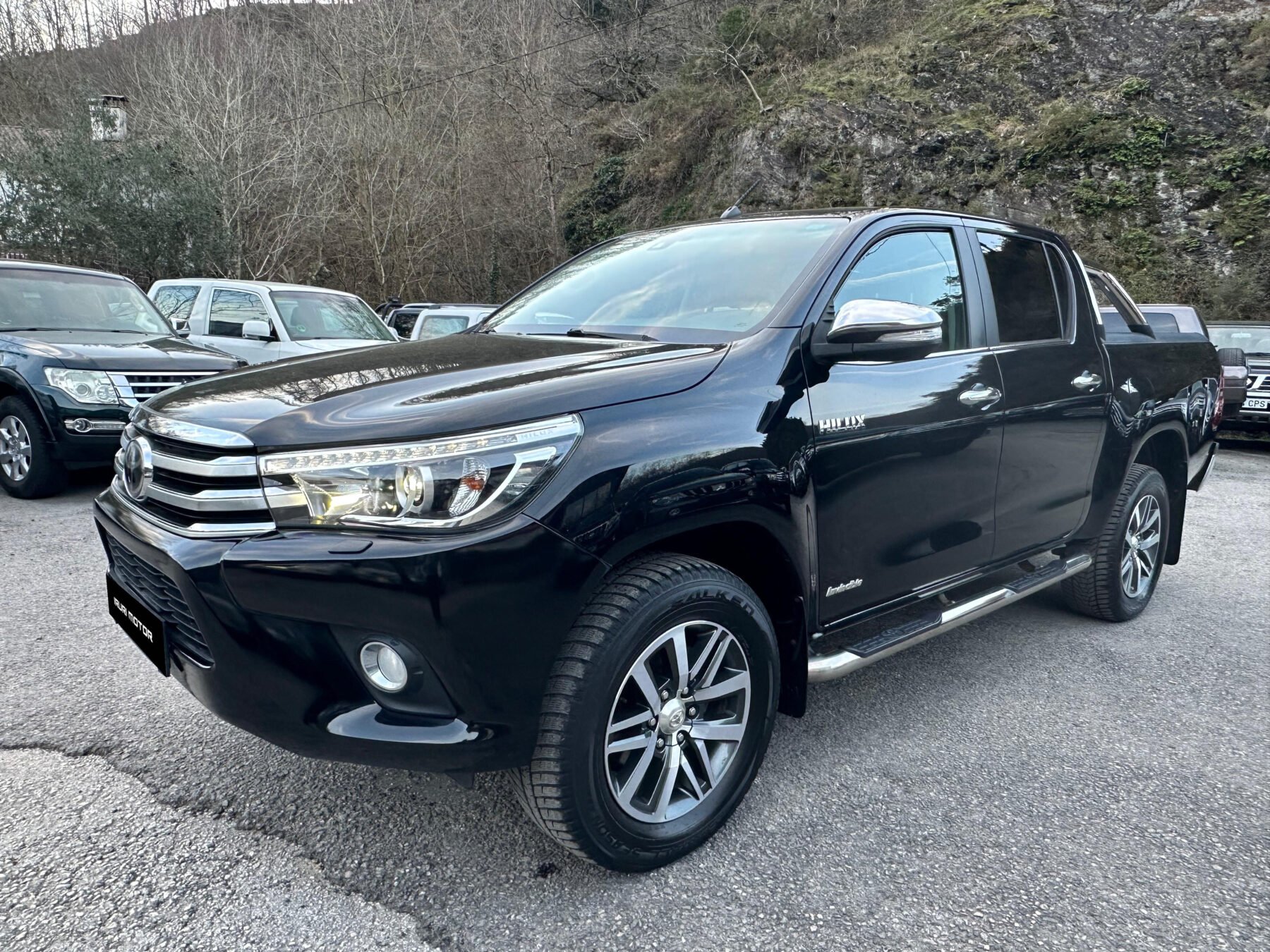 TOYOTA Hilux 2.4 D4D Cabina Doble Limited