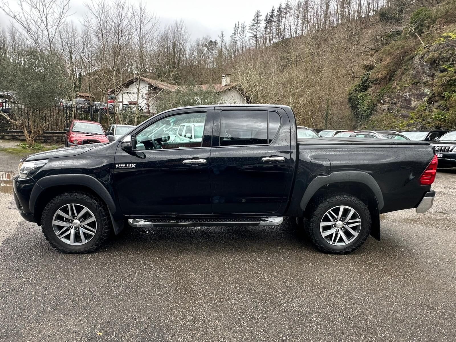 TOYOTA Hilux 2.4 D4D Cabina Doble VXL