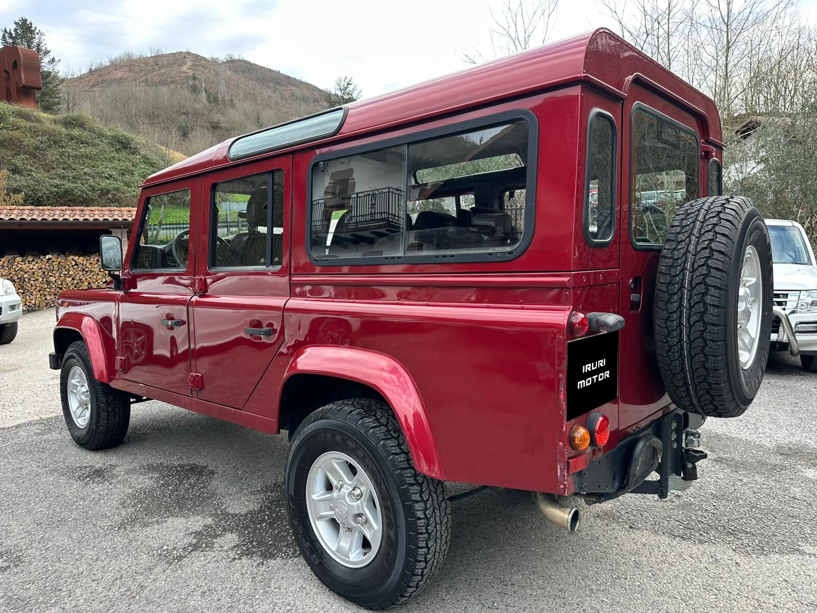LAND-ROVER Defender 110 SW S