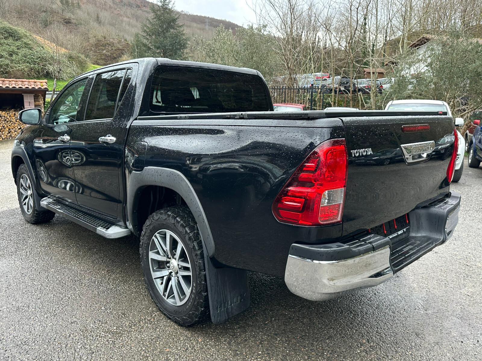 TOYOTA Hilux 2.4 D4D Cabina Doble VXL