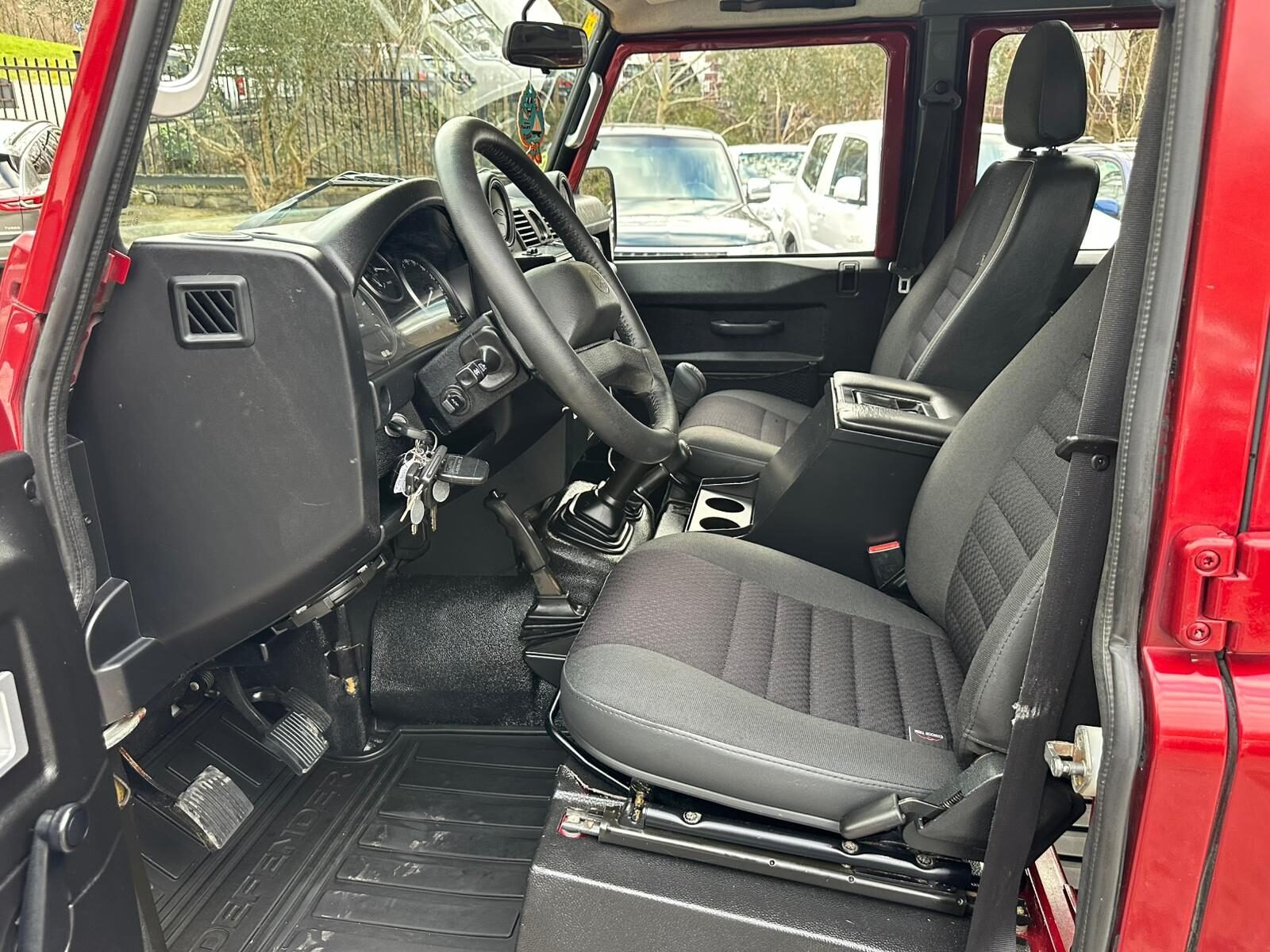 LAND-ROVER Defender 110 SW S