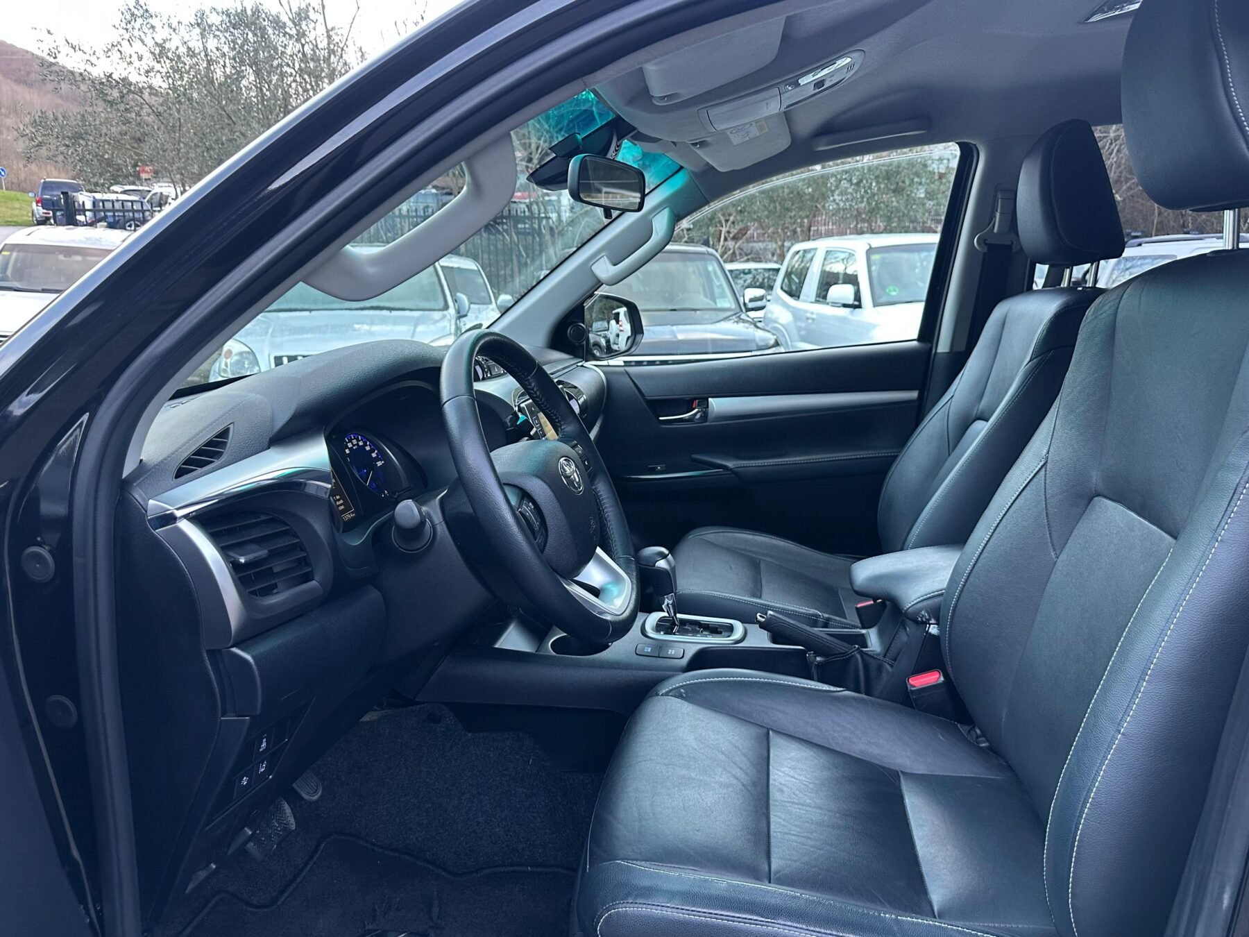 TOYOTA Hilux 2.4 D4D Cabina Doble Limited