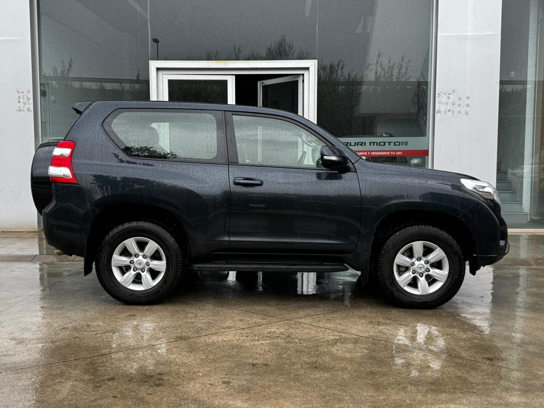 TOYOTA Land Cruiser 2.8 D4D VX