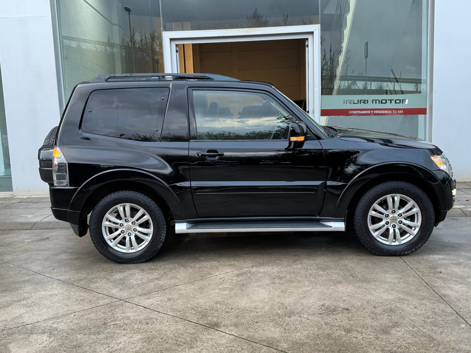 MITSUBISHI Montero 3.2 DID Kaiteki Auto