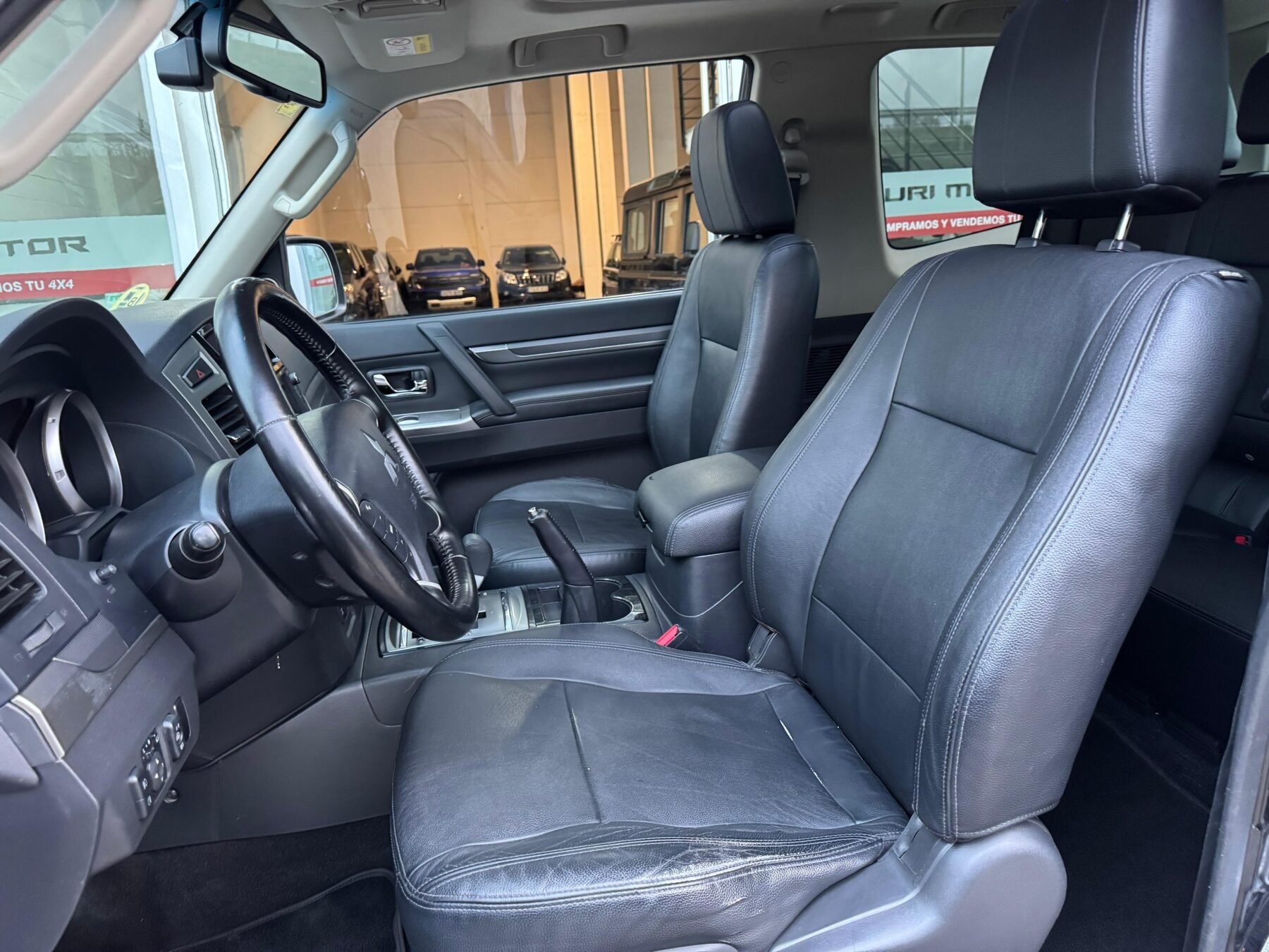 MITSUBISHI Montero 3.2 DID Kaiteki Auto