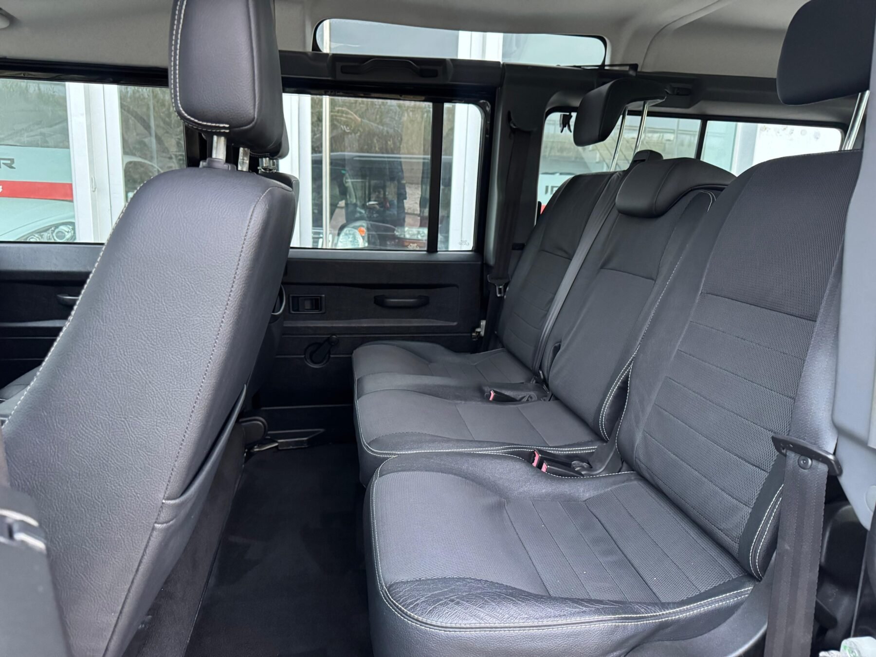 LAND-ROVER Defender 110 SW SE