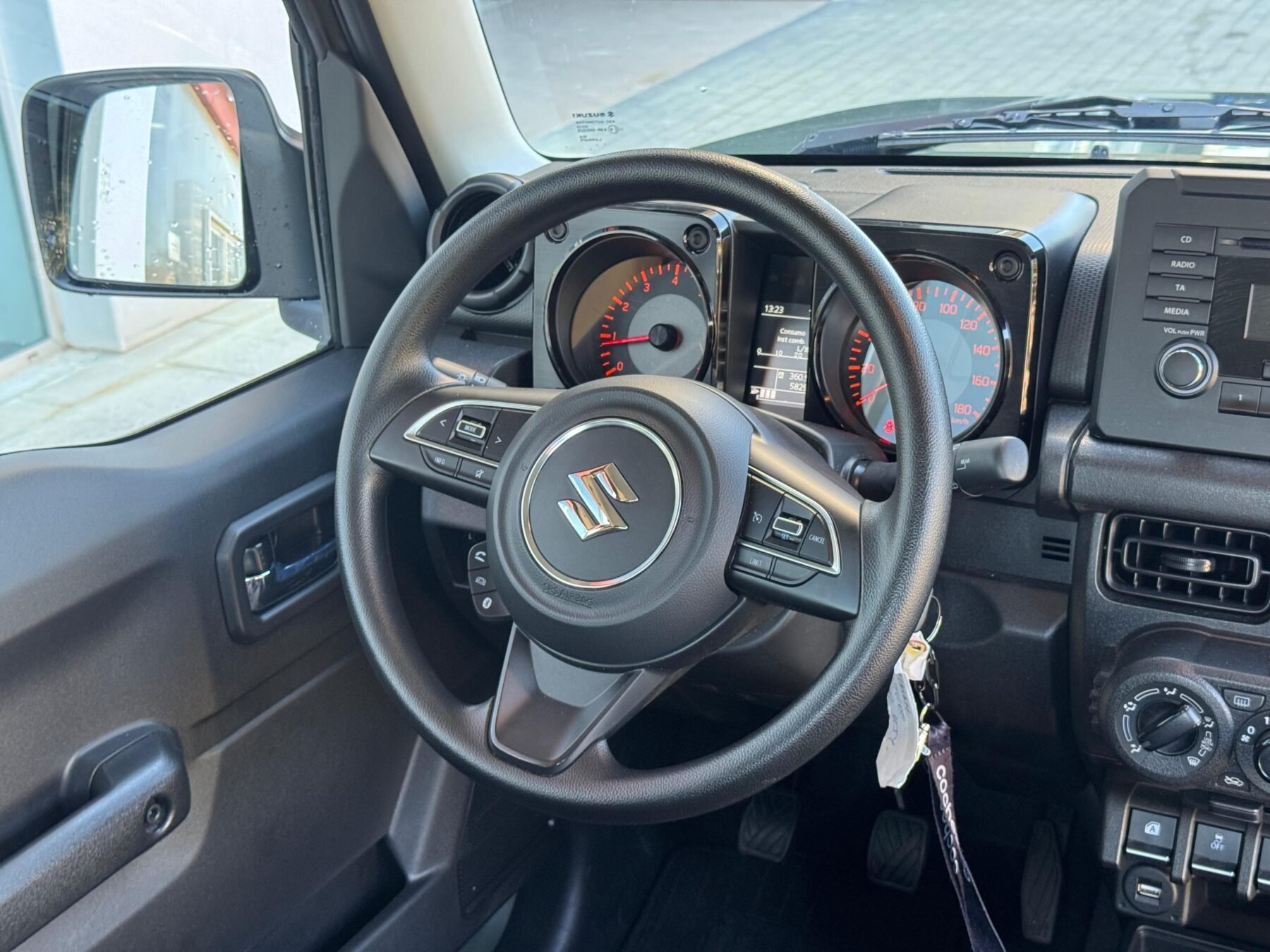 SUZUKI Jimny 1.5 PRO 5MT