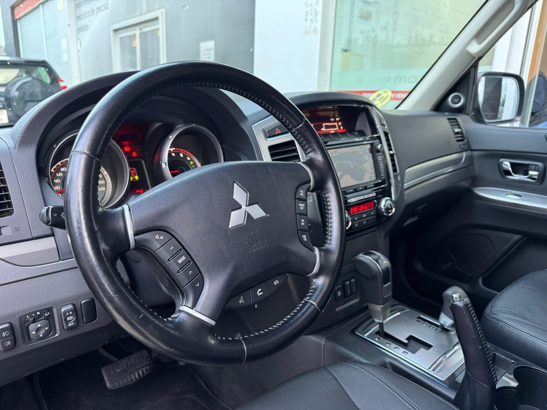 MITSUBISHI Montero 3.2 DID Kaiteki Auto