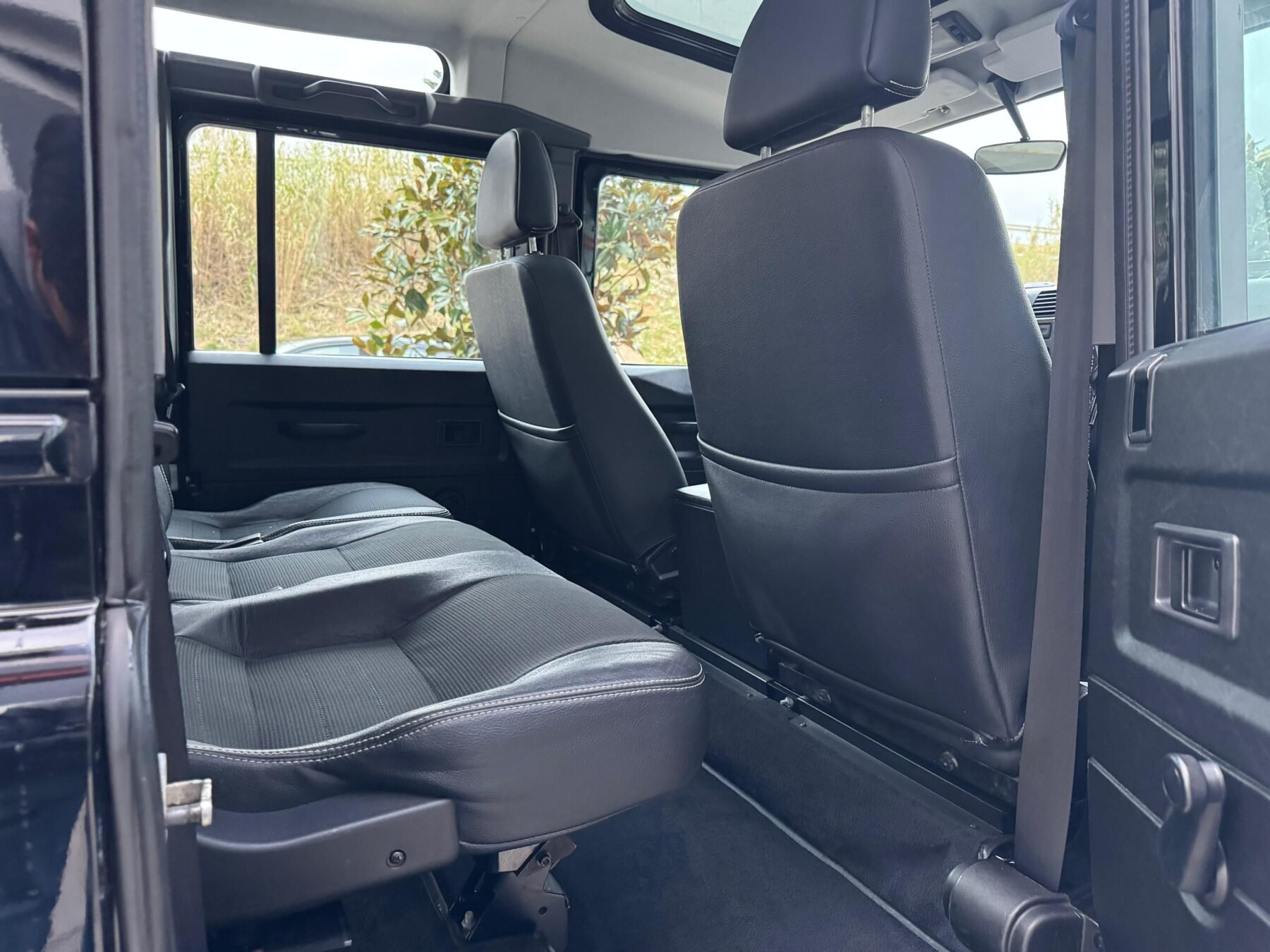 LAND-ROVER Defender 110 SW SE