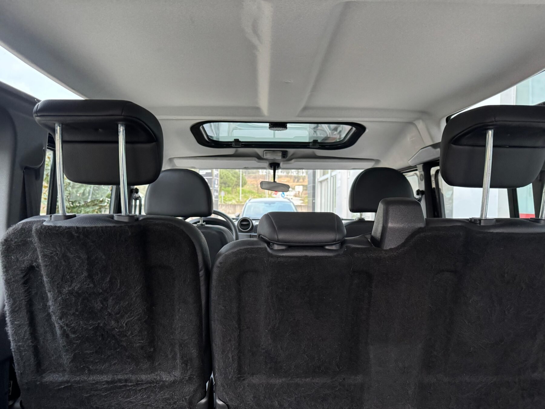 LAND-ROVER Defender 110 SW SE