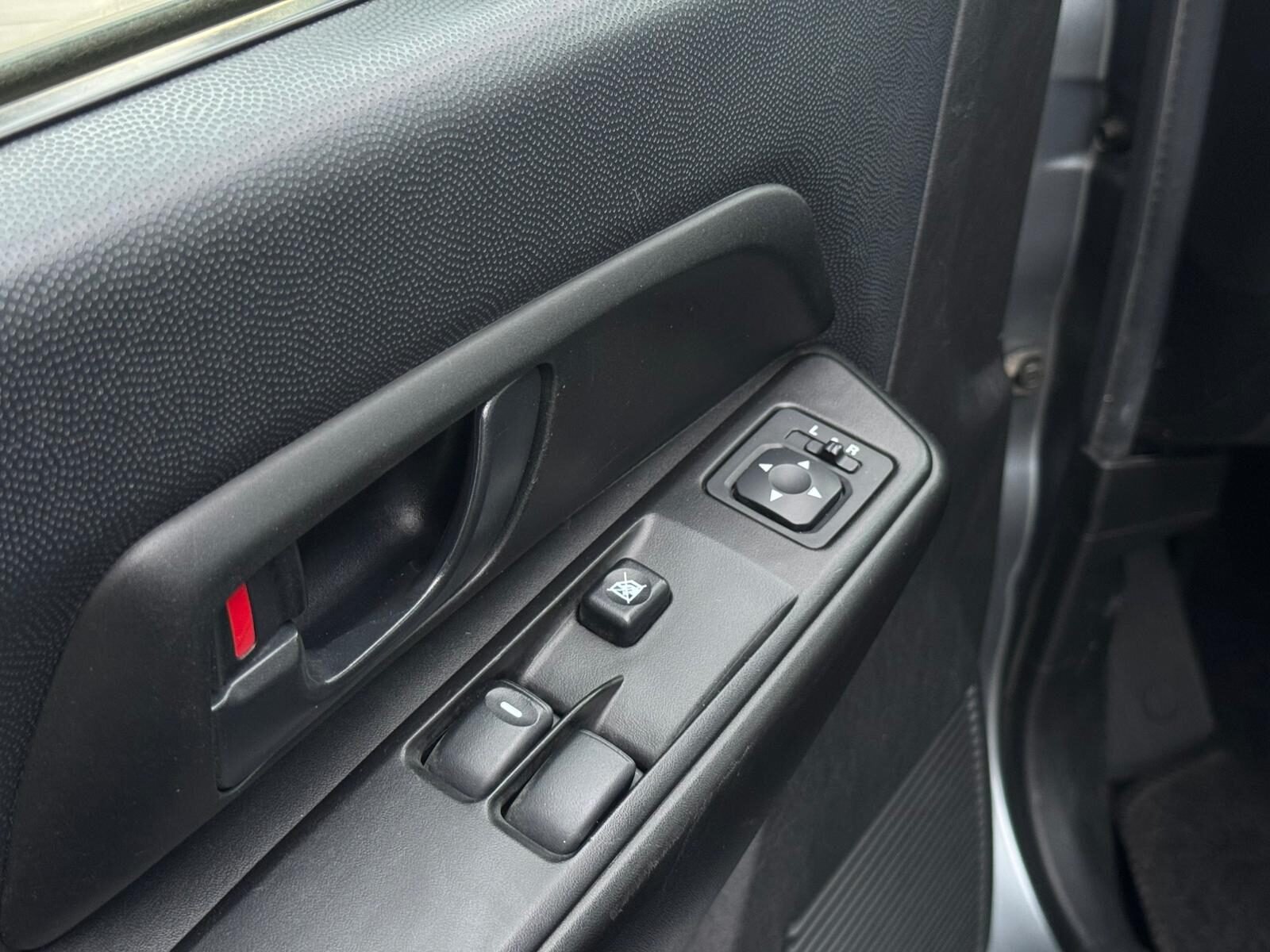 MITSUBISHI Montero iO 1.8 MPI