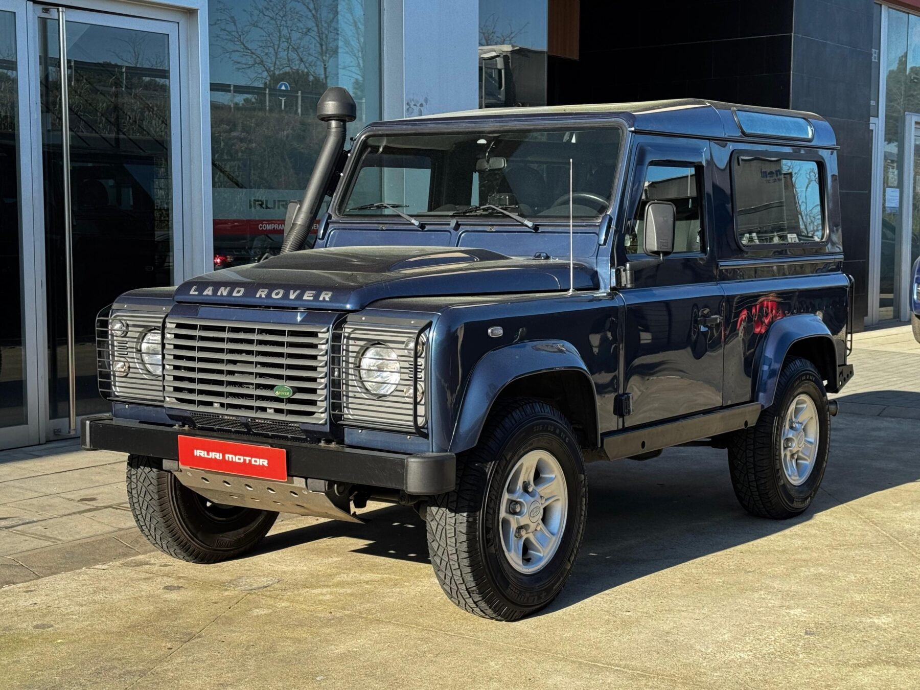 LAND-ROVER Defender 90 SW SE