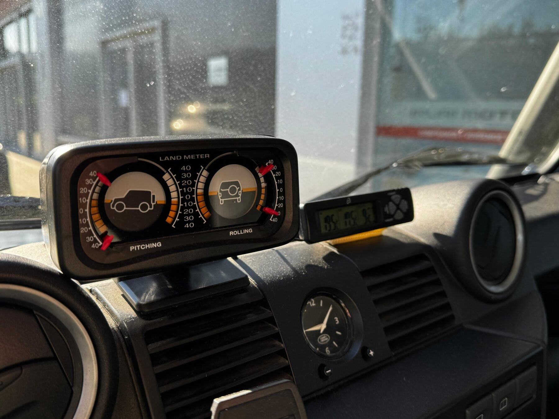 LAND-ROVER Defender 90 SW SE