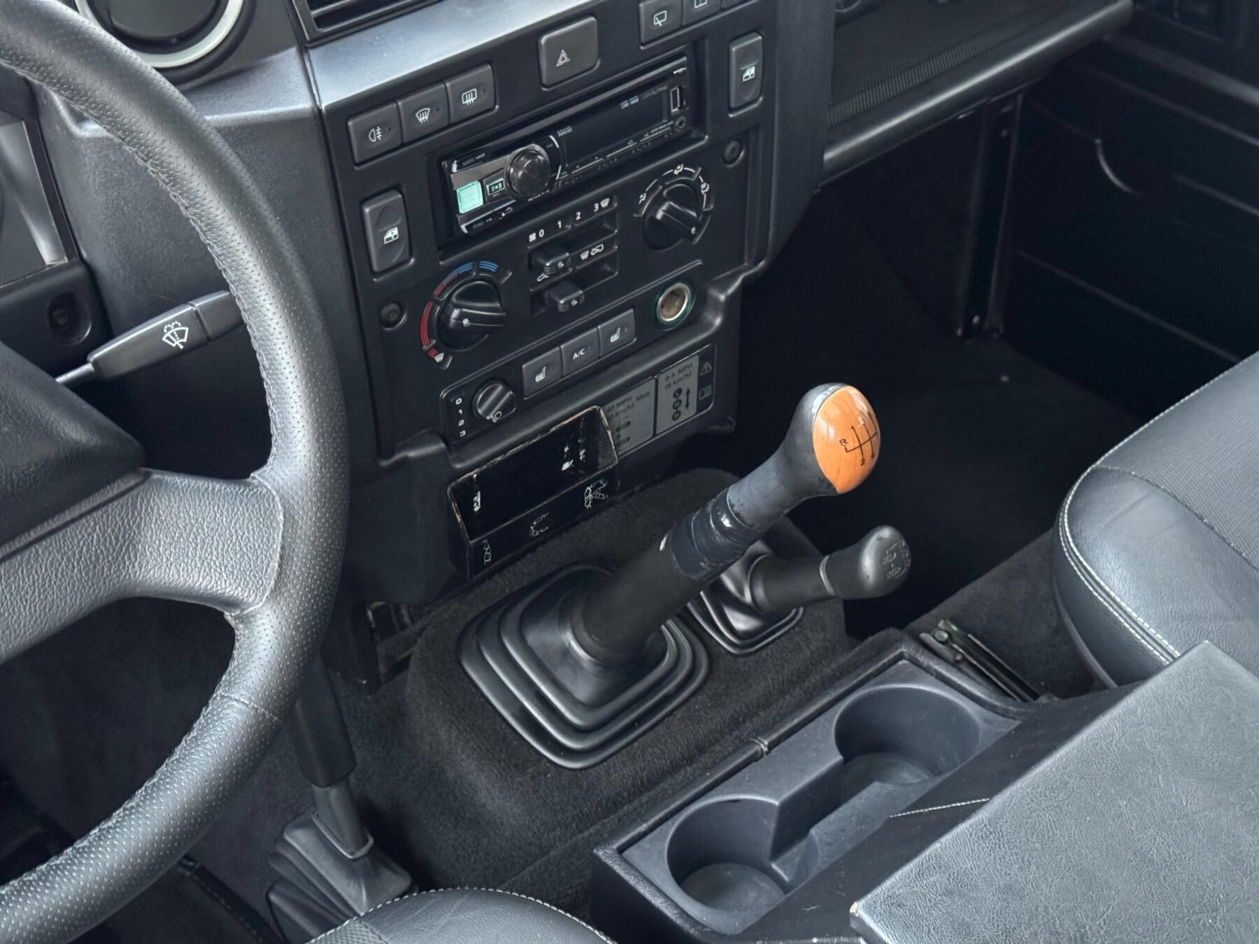 LAND-ROVER Defender 110 SW SE