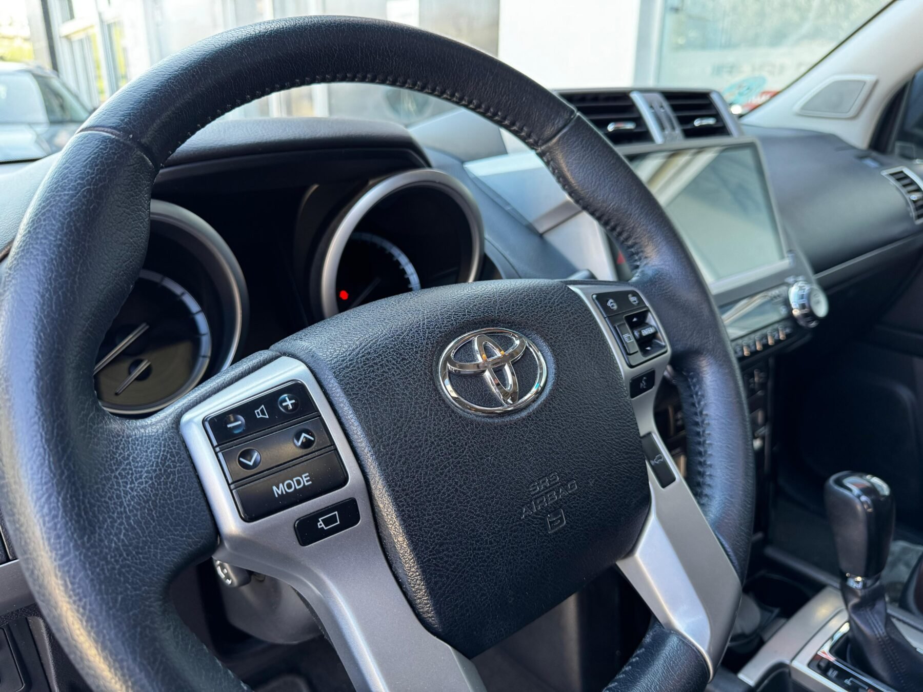 TOYOTA Land Cruiser 2.8 D4D LIMITED AUTO