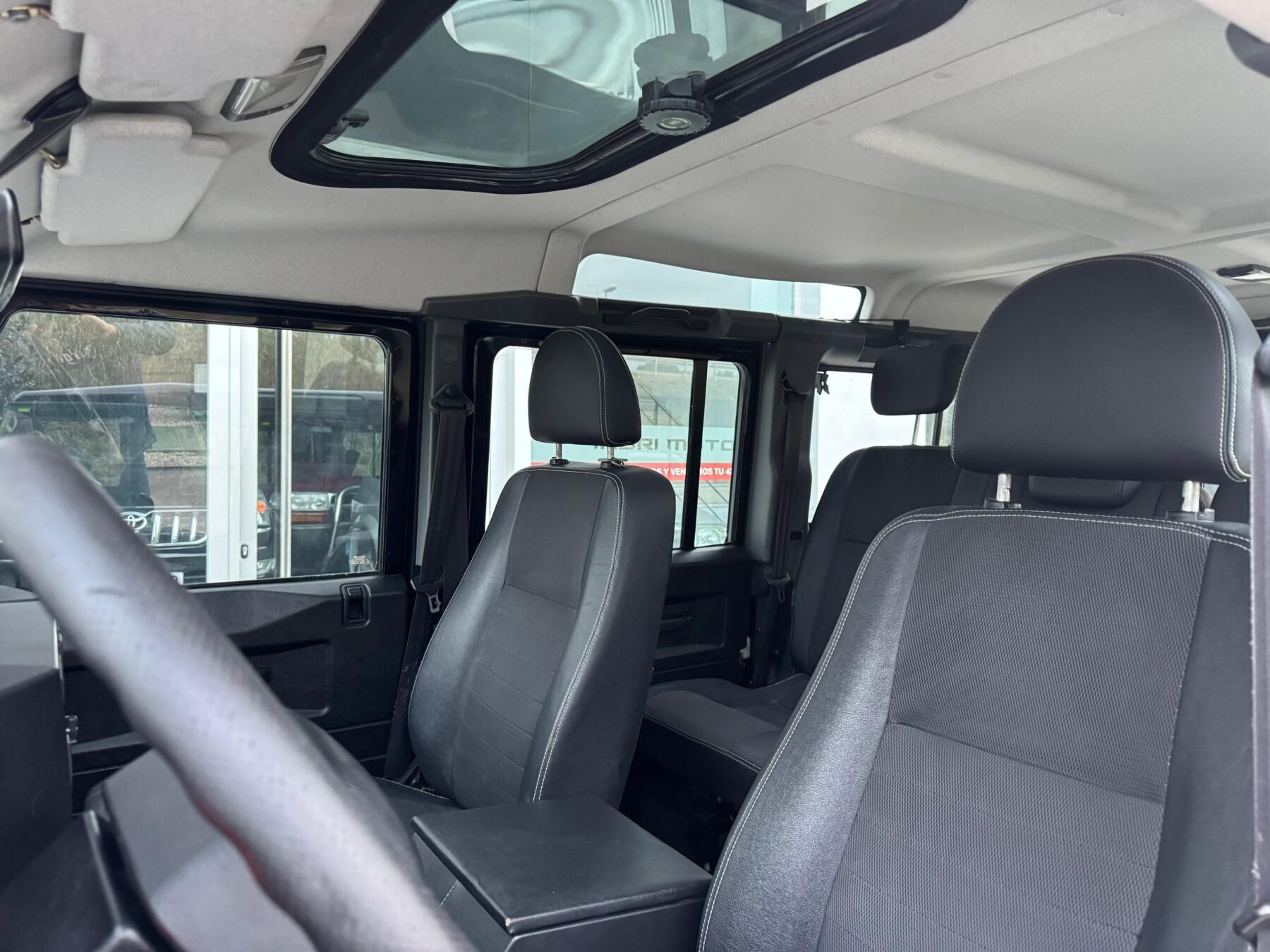 LAND-ROVER Defender 110 SW SE