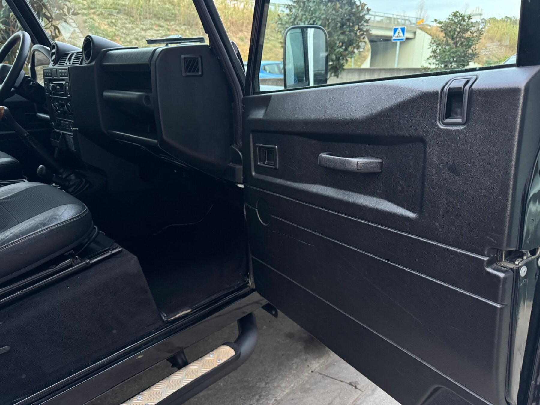 LAND-ROVER Defender 110 SW SE