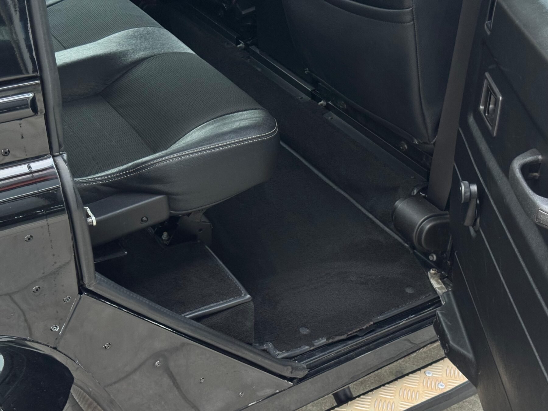 LAND-ROVER Defender 110 SW SE