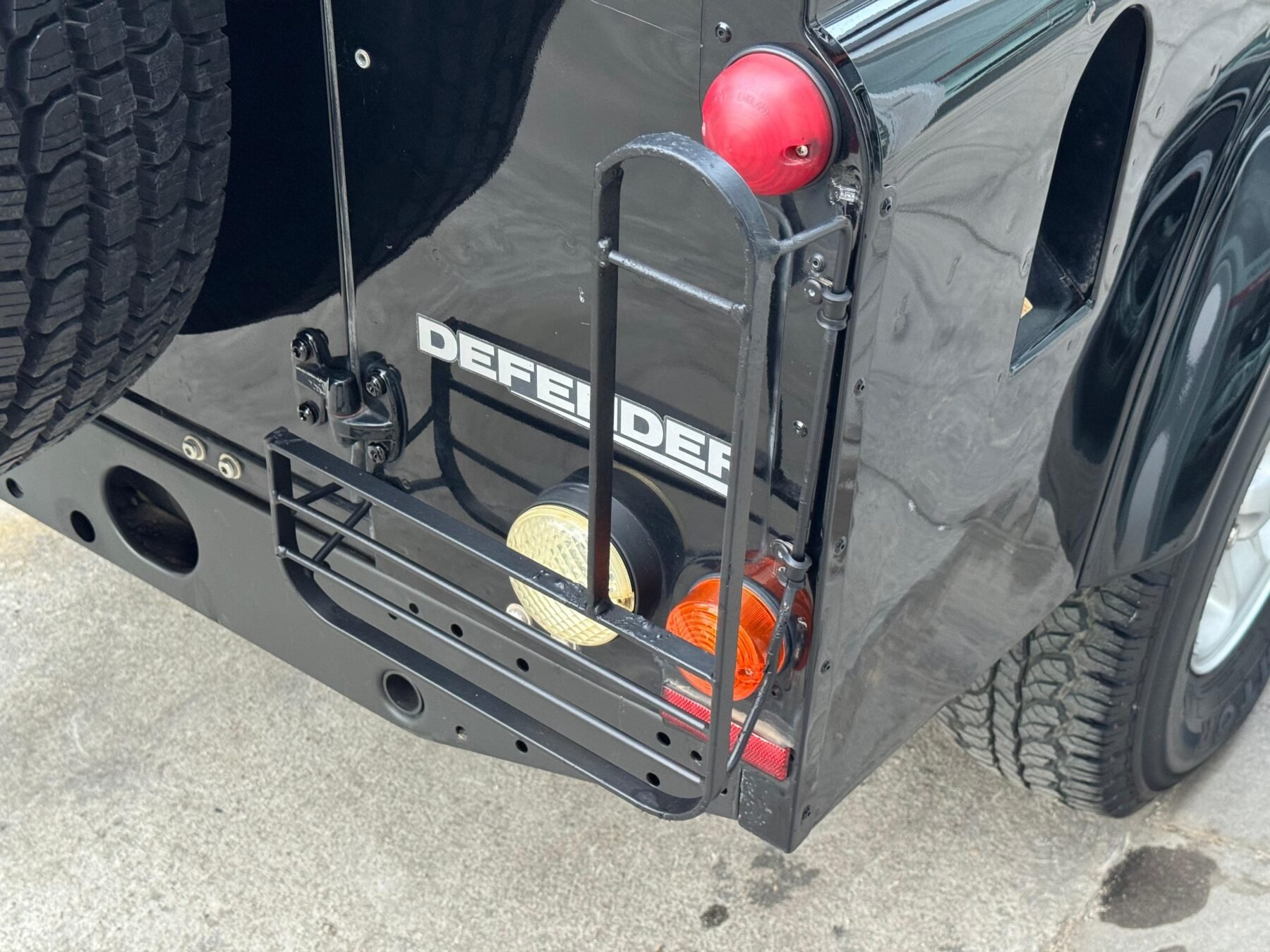 LAND-ROVER Defender 110 SW SE