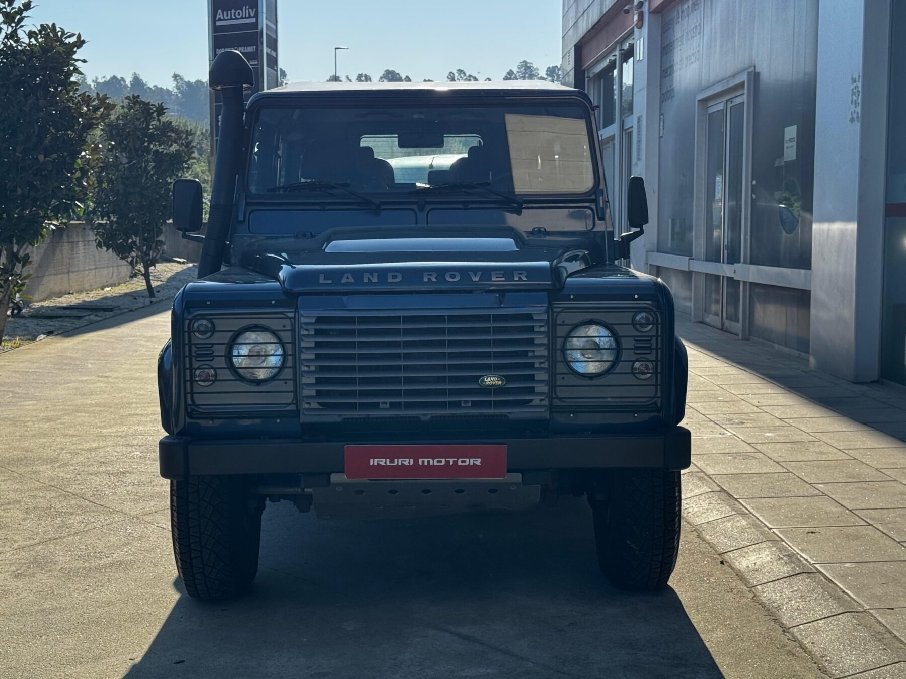 LAND-ROVER Defender 90 SW SE