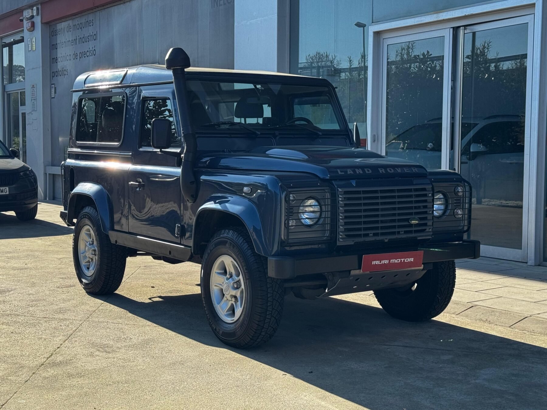 LAND-ROVER Defender 90 SW SE