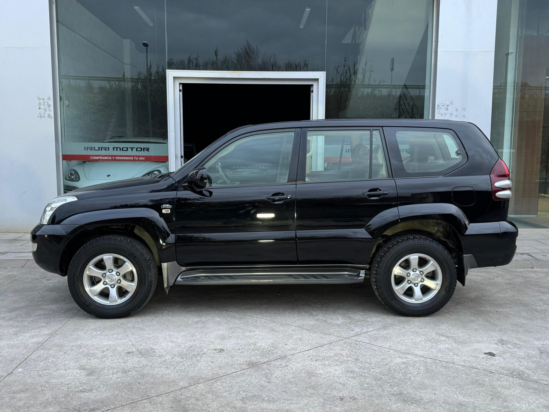 TOYOTA Land Cruiser 3.0 D4D VX