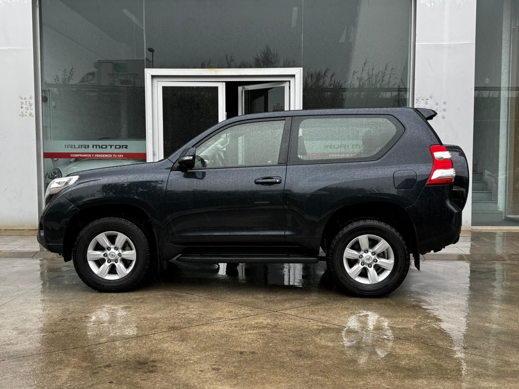 TOYOTA Land Cruiser 2.8 D4D VX